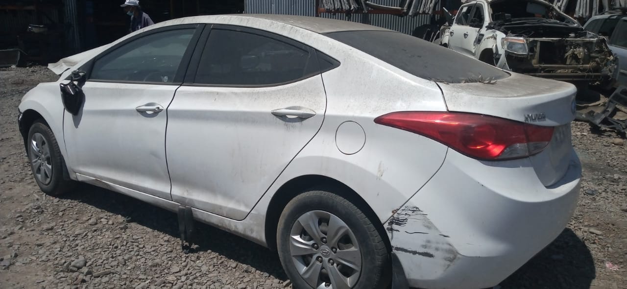  Hyundai ELANTRA 2013    EN DESARME